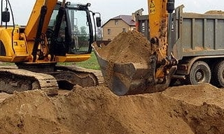 Выкопать яму экскаватором в Луховицах от 918 руб. - ИП Садыков В. Р.